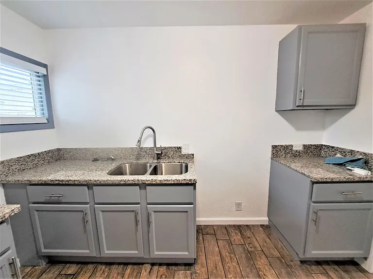 1309 N La Brea Ave #A — Photo 14