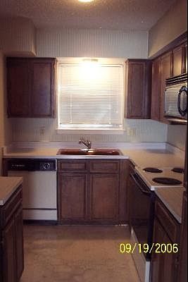 3rd image of 4419 SHAKERTOWN AVE #0