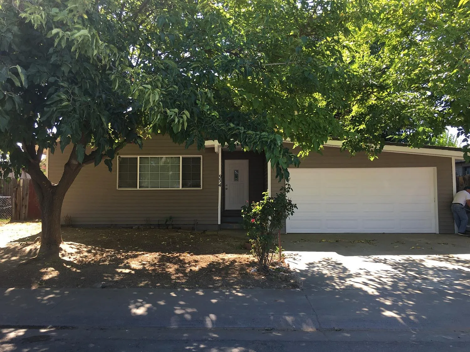 934 Glendale Ave photo 1