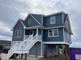 200 Fernwood Dr, Bayville, NJ 08721