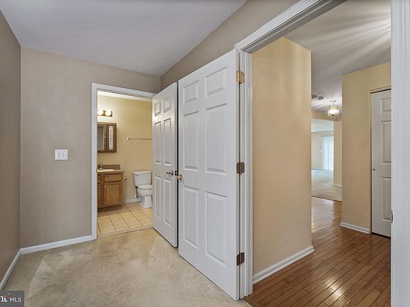 5th image of 33 E Woodland Ave