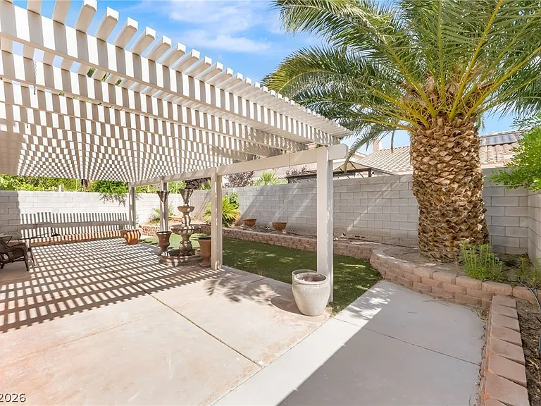 9522 Arrowhead Falls Ct — Photo 37