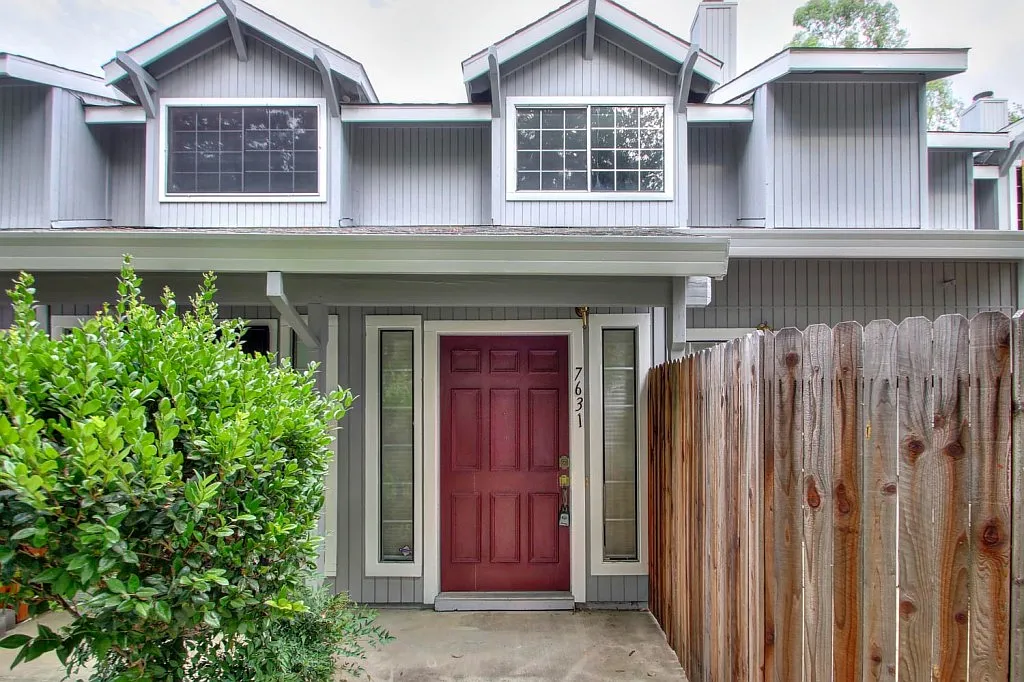 7631 Roberta Ln photo 1