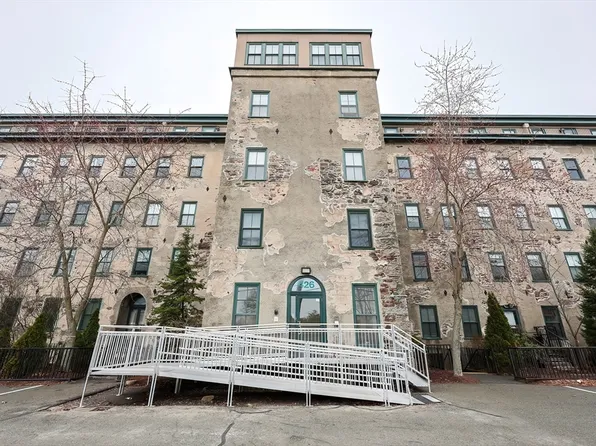 426 Mount Hope St Unit 207, North Attleboro, MA 02760