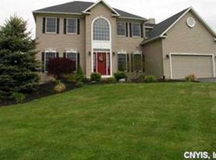 1390 Coach Rd, Skaneateles, NY 13152