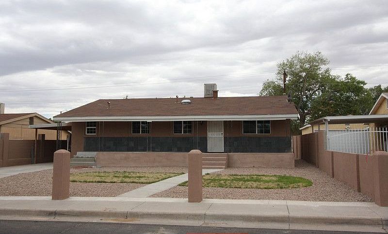 1st image of 465 Estancia Dr NW