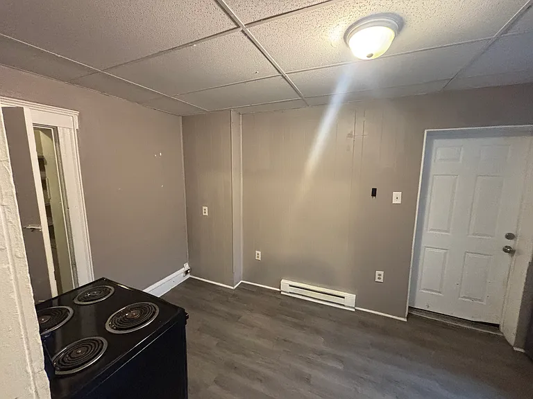 409 W Broad St #4 — Photo 4