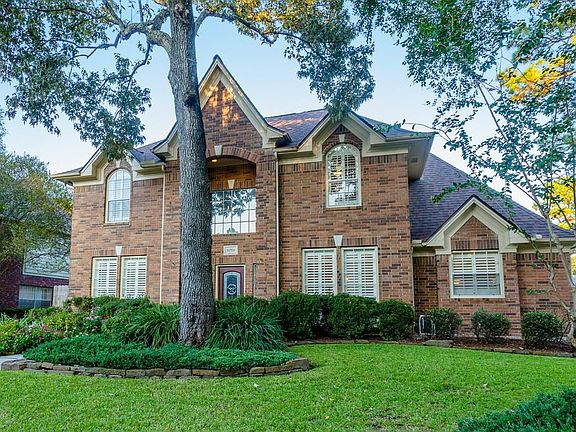 3rd image of 16706 Saint Johns Wood Dr