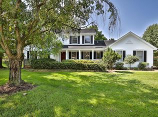 1902 Grayson Ridge Ct, Chesterfield, MO 63017