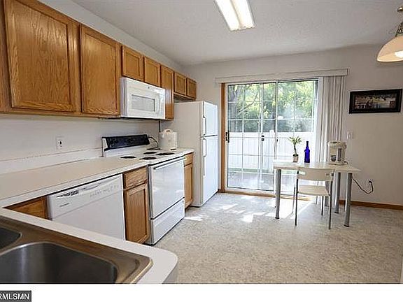 2nd image of 398 Leeward Trl