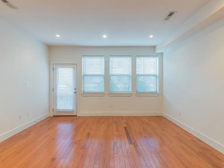 1535 Ogden St — Photo 18