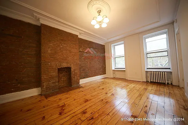 Rented by Metropolitan Realty | media 26