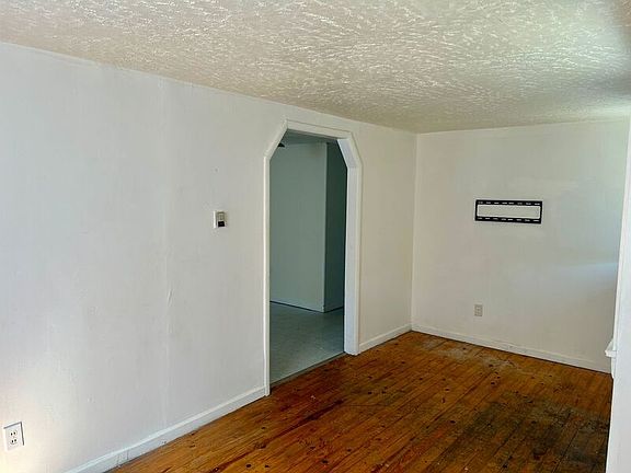 4th image of 1114 Kruper Ave