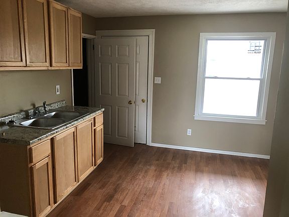 2nd image of 2342 Beech Ave