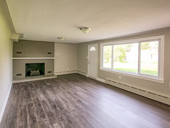 5th image of 24466 Glenda St