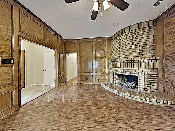 2nd image of 2501 Golden Oaks Dr