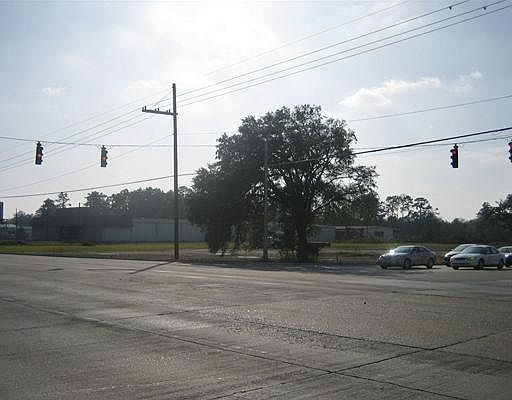 2nd image of 450 S Morrison Blvd