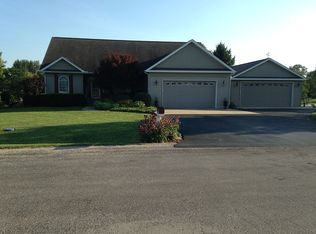 8715 Country Side Dr, Dalton City, IL 61925
