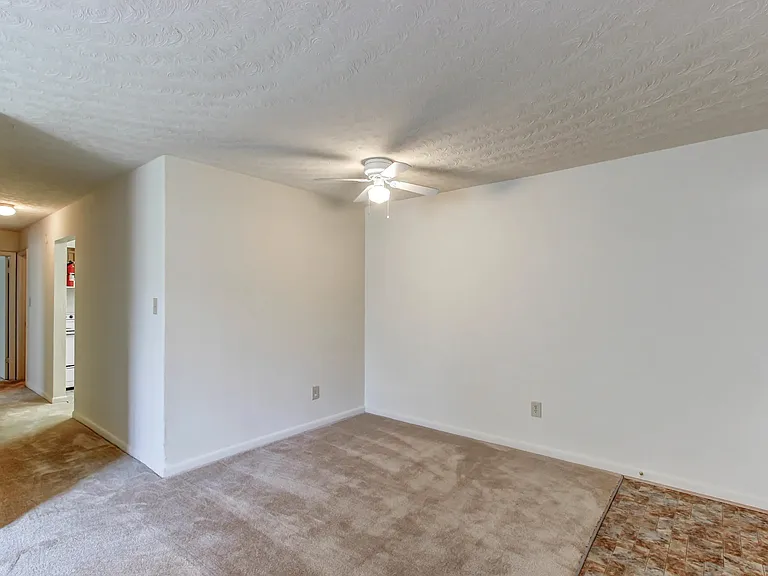 Harbor Inn Apartments — Photo 13