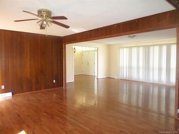 4th image of 208 Brookmeade Dr
