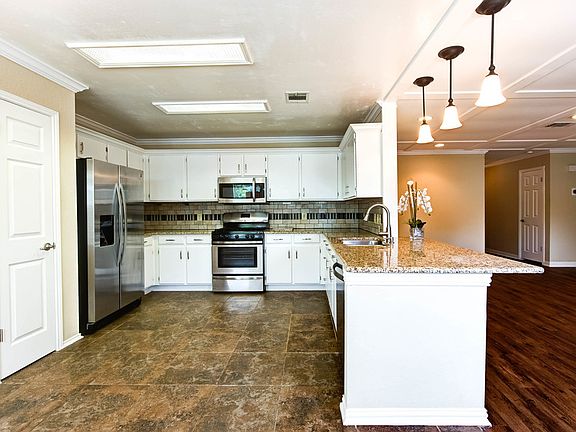 5th image of 1709 Woodland Dr