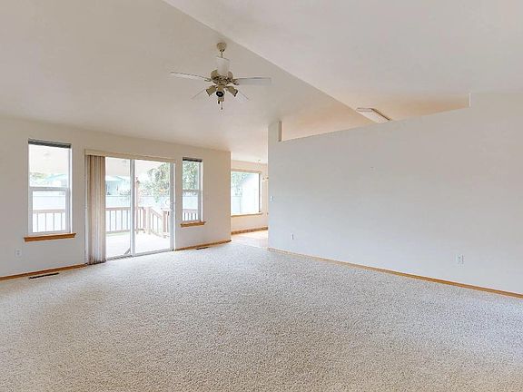3rd image of 1236 SE 4th St