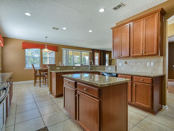 4th image of 186 S Field Crest Dr