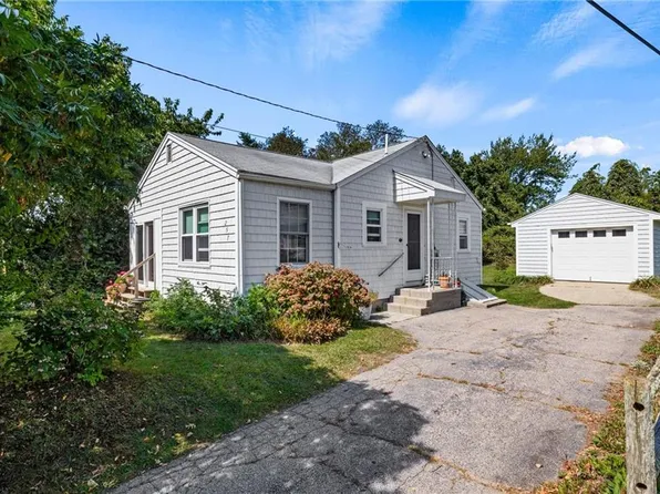257 Foddering Farm Rd, Narragansett, RI 02882