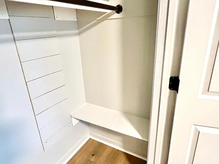 Left Bedroom (Walk-in closet)