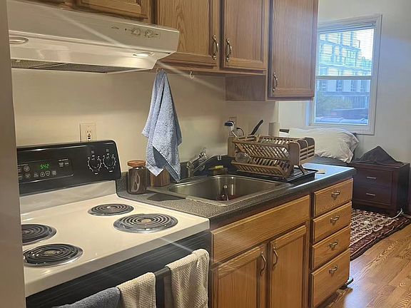 5th image of 115 N Merritt Mill Rd #302
