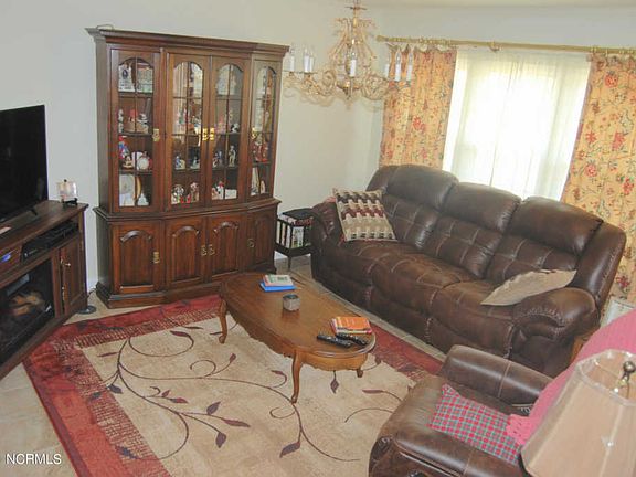4th image of 920 Massey Dr
