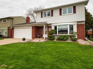 30829 Eiffel Ave, Warren, MI 48088