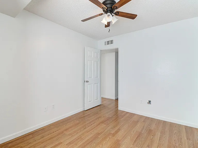 17032 N 16th Dr #7 — Photo 13