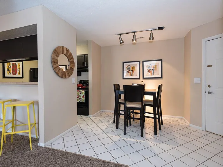 Reflection Cove Apartment Homes — Photo 6