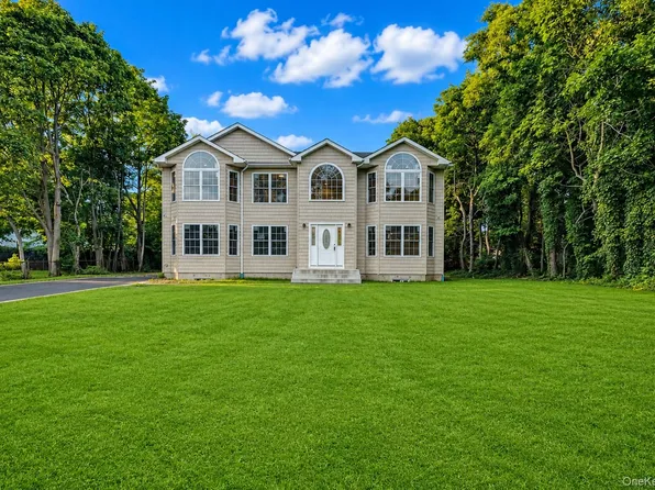 171 Elm Drive, Bay Shore, NY 11706