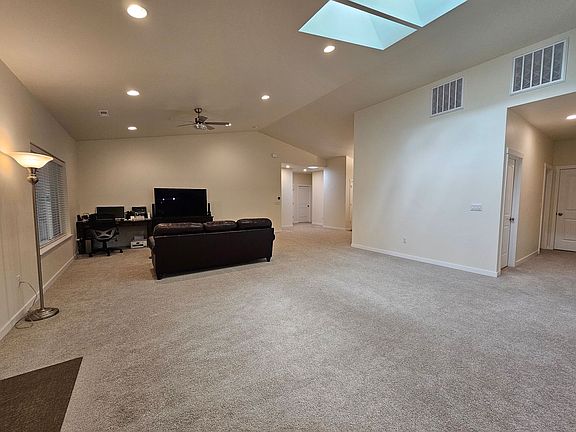 5th image of 14739 Bingham Ave E