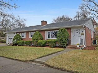 14 Schofield Dr, Newton, MA 02460
