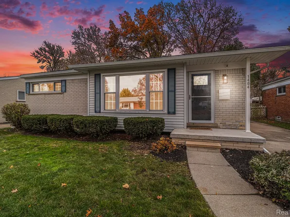 1404 Woodlawn Ave, Royal Oak, MI 48073