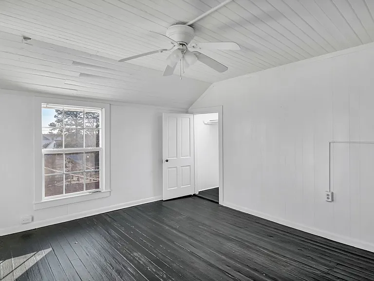 203 Oliver St — Photo 16
