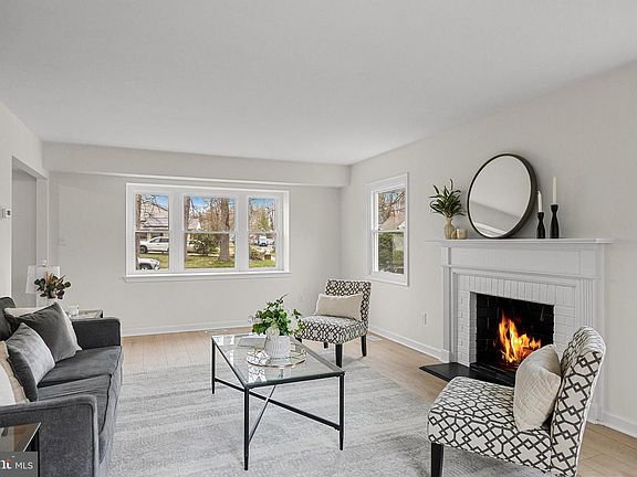 5th image of 59 Emerald Ln