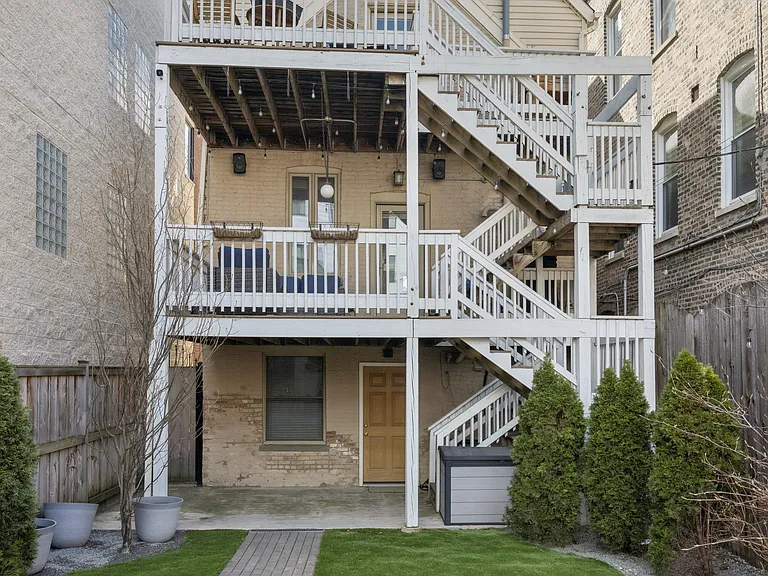 1065 N Marshfield Ave #2 — Photo 30