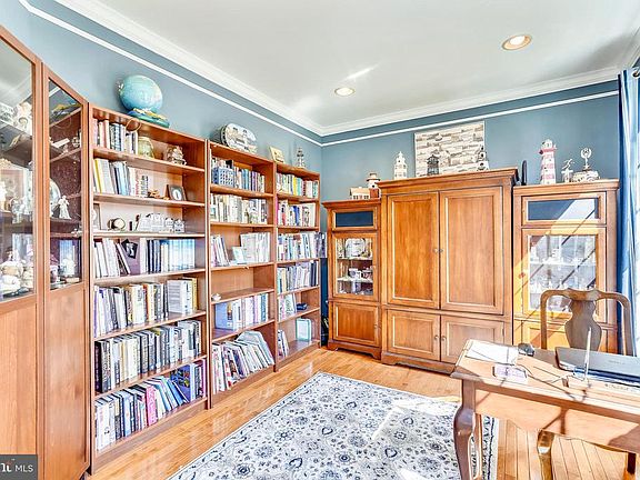 5th image of 8240 Hortonia Point Dr