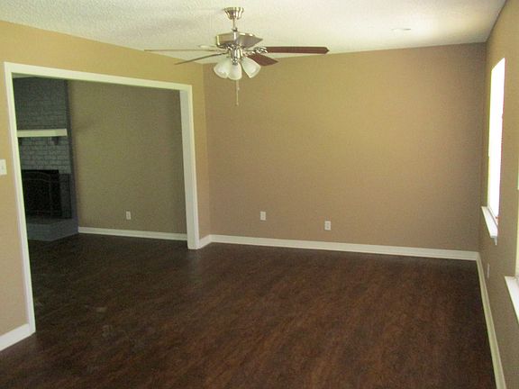5th image of 925 Ray Andra Dr