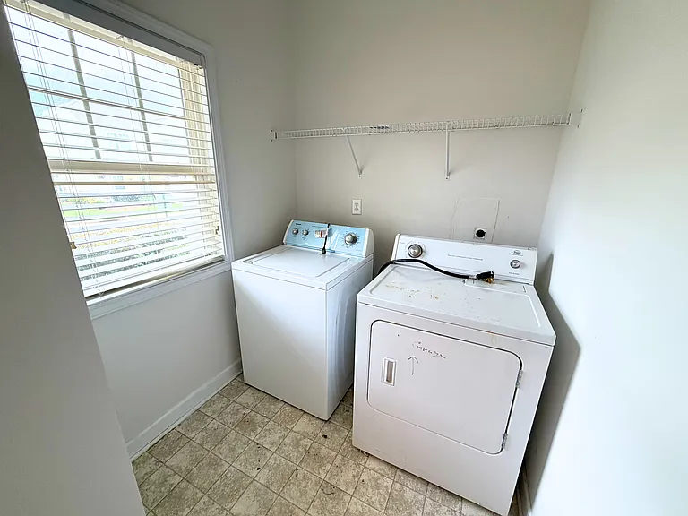 2541 Spring Oaks Way — Photo 7