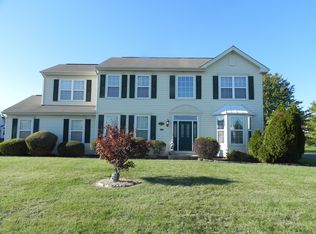 215 Riveredge Dr, New Castle, DE 19720