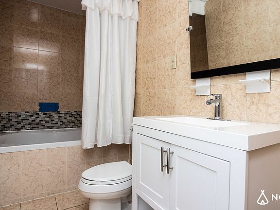 2nd image of 228 Monroe St APT 3R