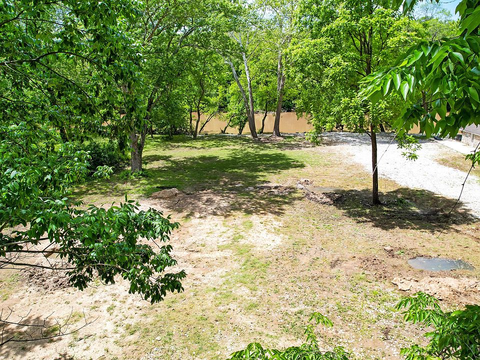 1st image of 10562 Riverside Dr