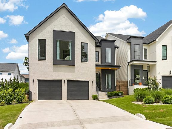 3rd image of 2025B Hutton Dr