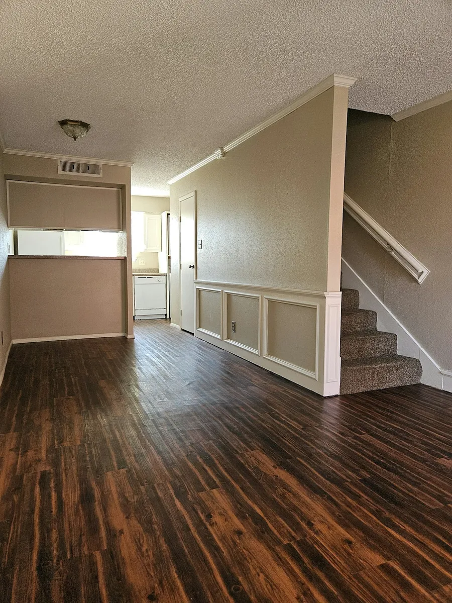 Building Photo - 3243 Nacogdoches Rd #910