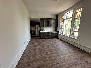 4th image of 455 Besserer St #1198844